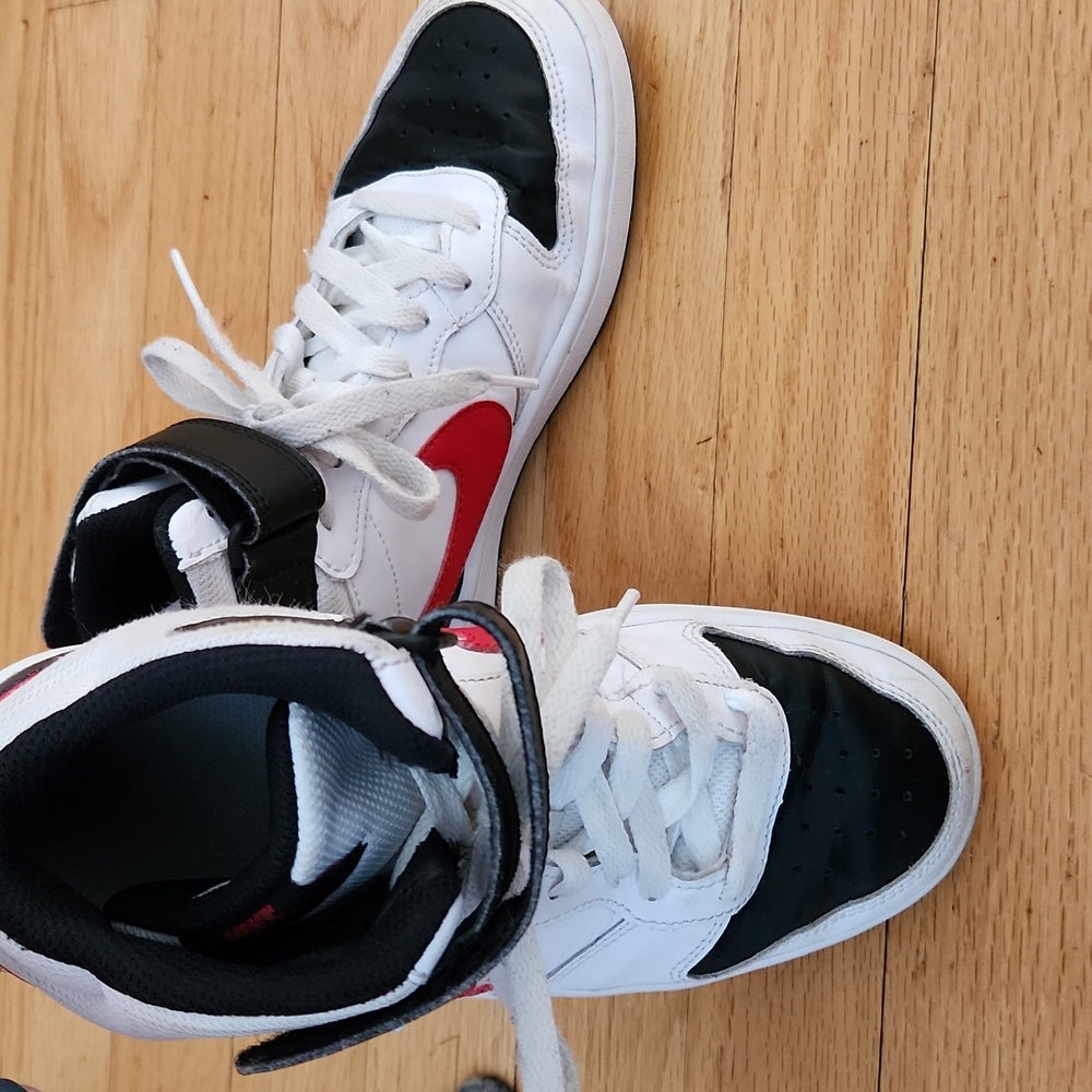 Nike Court Borough Mid 2, size 5Y, white/black/university red - Picture 14 of 16